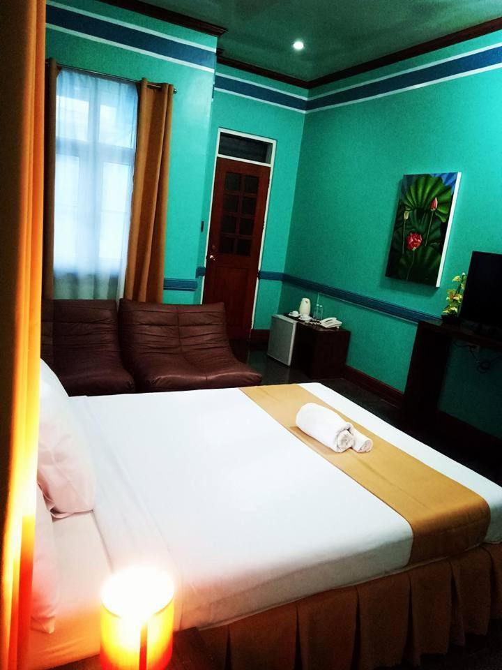 Villa Jhoana Resort Angono Стая снимка