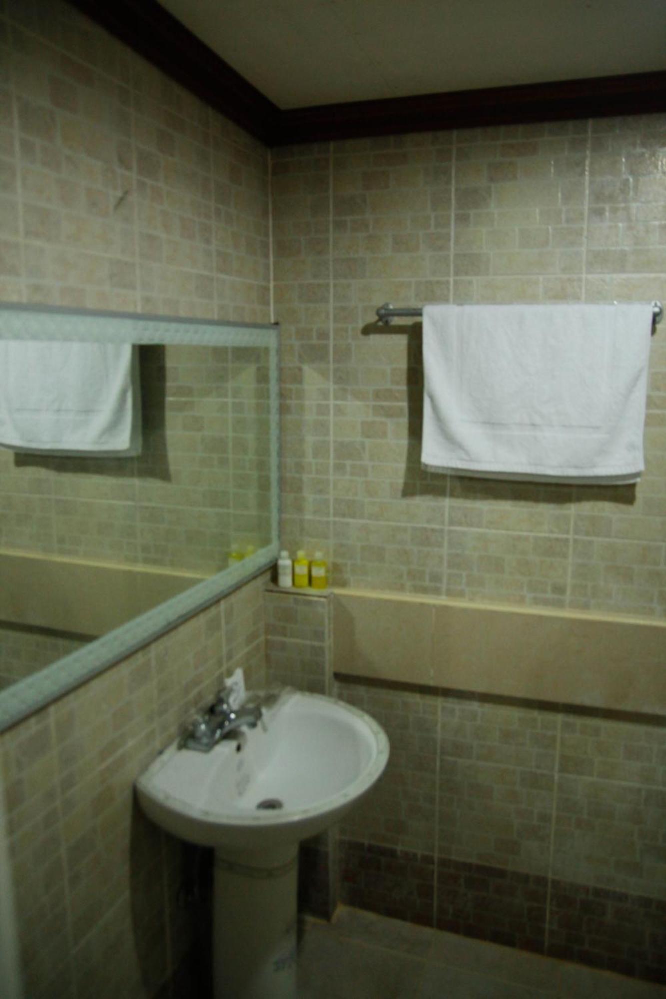 Villa Jhoana Resort Angono Стая снимка